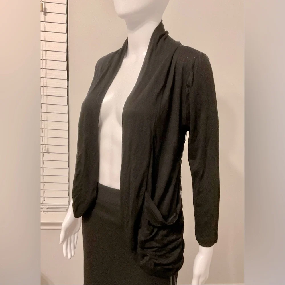 Zenana Outfitters Size M Black Open Front Short Cardigan Front Pockets Lace Back
